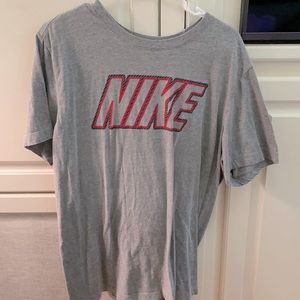NIKE LARGE MENS T SHIRT